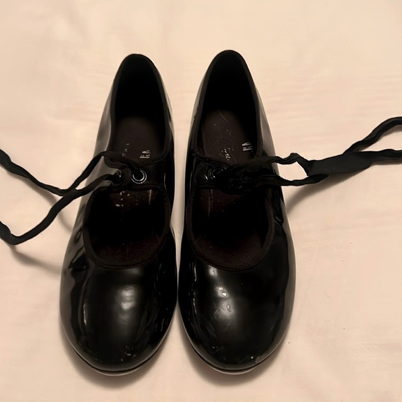 Tap Shoes - Picture 1 of 3